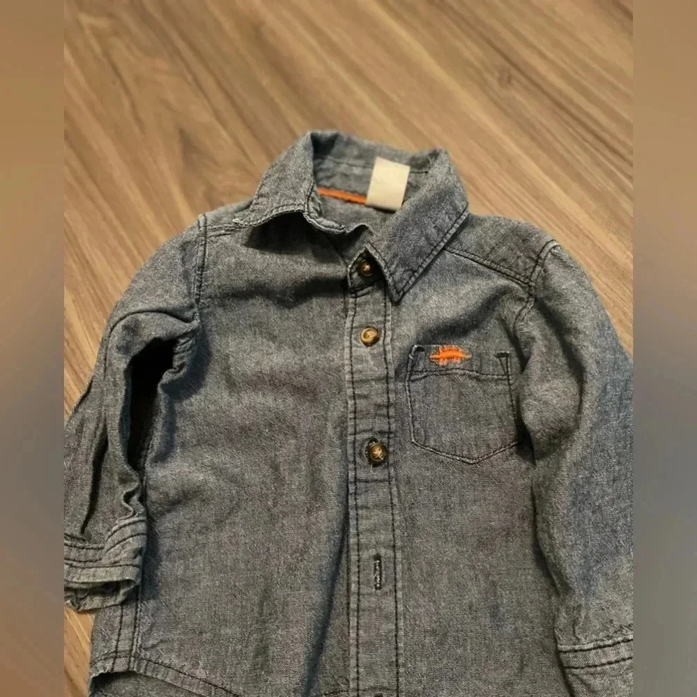 Carters Baby Boy 3 piece shirt bundle size 9 months